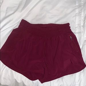 Lululemon hotty hot shorts/ size 6